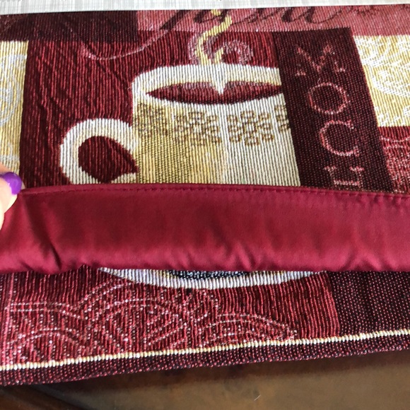 Table dining trapestry placemats set of four. - Picture 7 of 7